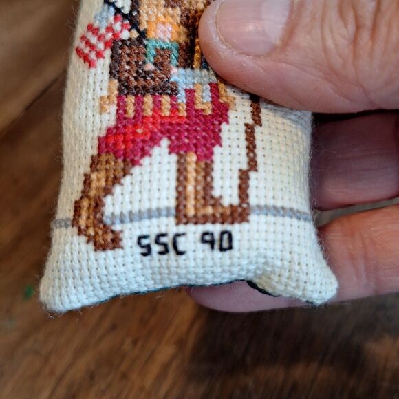 VTG 1990 HESTIA Hand Made Embroidered Santa Claus Pillow Ornaments 3" Long - Picture 4 of 16